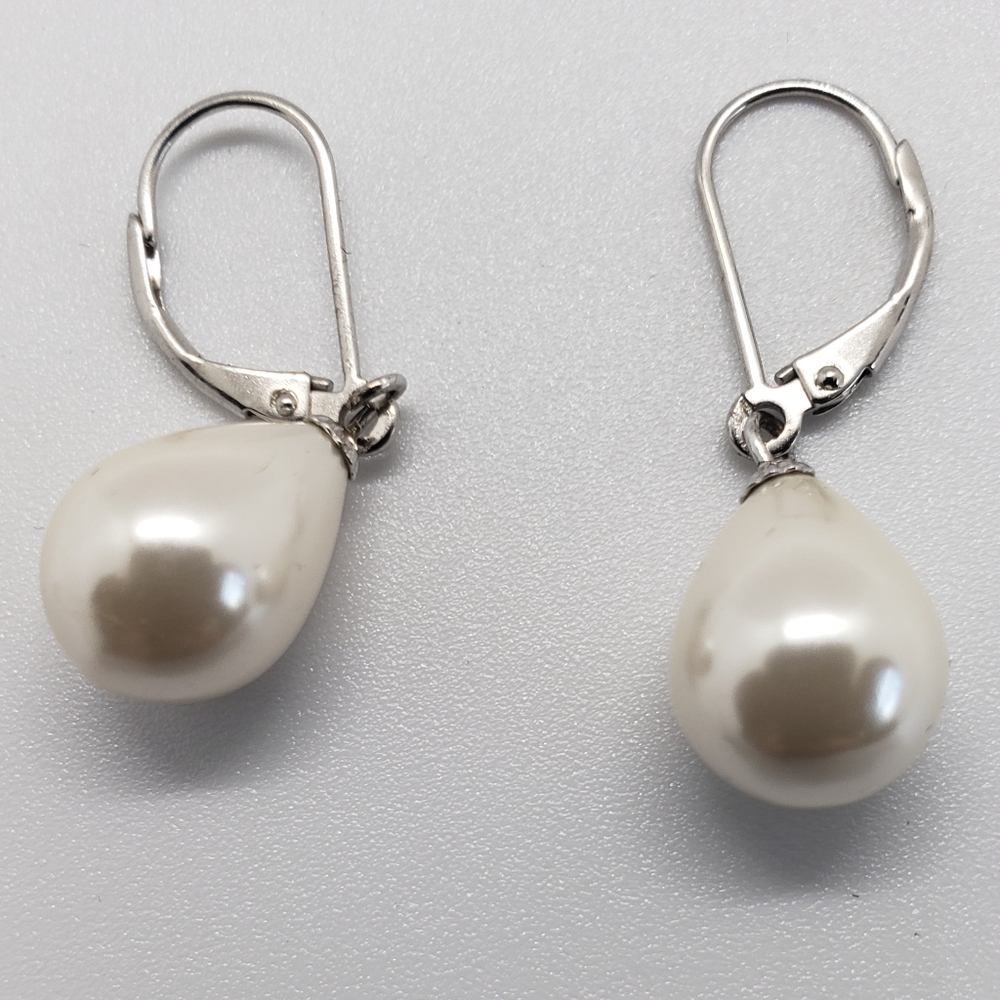 White Shell Pearl Drop Earring With Soild Sterling Silver Lever Back Clousure